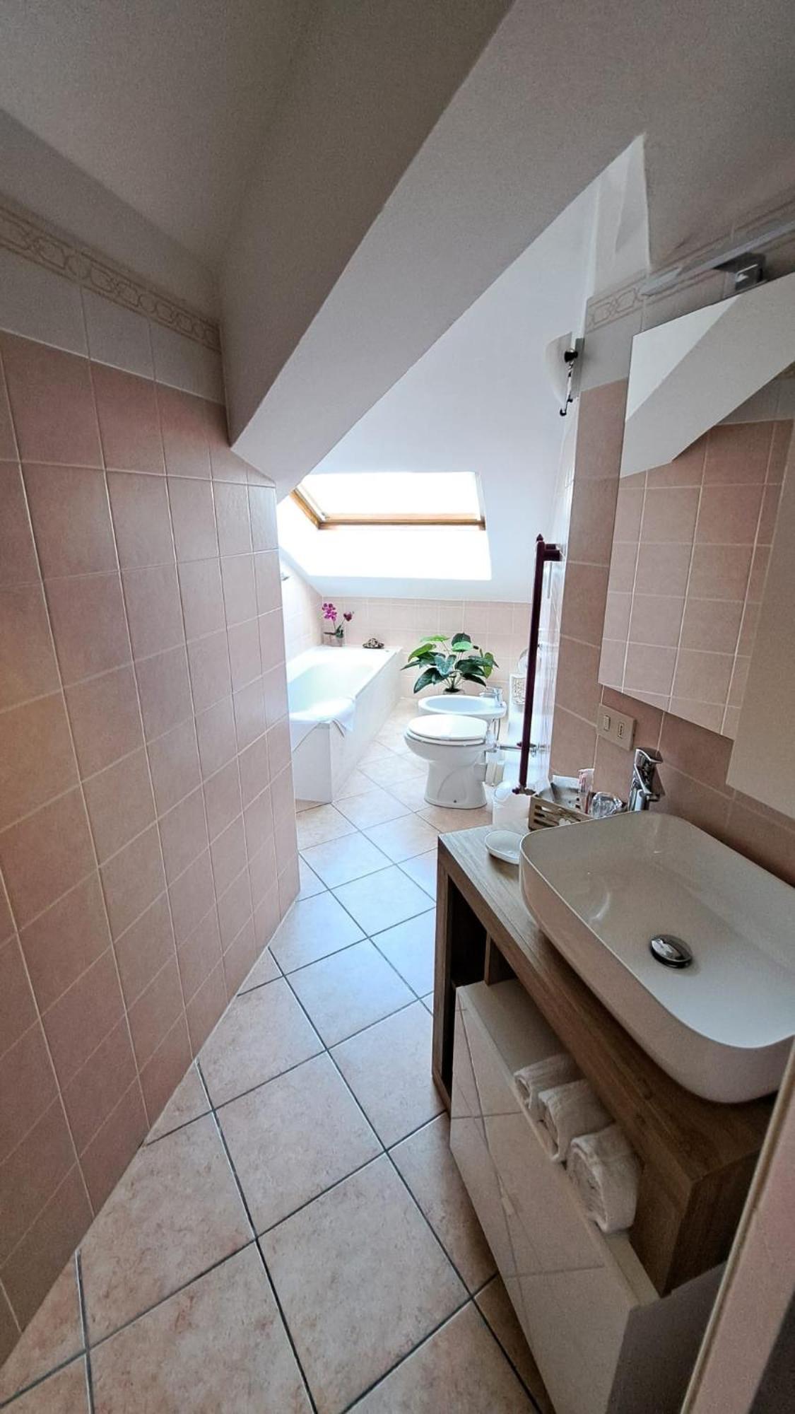 Appartamento Casa Paola - Stazione 400 Mt - Free Wifi Arcore Esterno foto